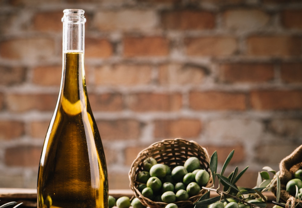 Geschmack der Erde: Olivenöl, Mandeln und Wein auf dem Sommertisch