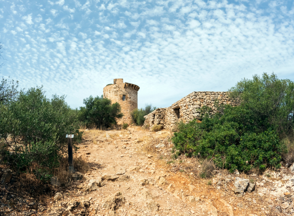 Caminos con historia: torres, miradores y leyendas del suroeste