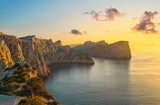 Sonnenaufgänge in der Serra de Tramuntana: Wanderrouten vor der Augusthitze