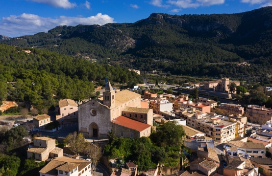 Spring in Andratx: Relaxing Plans by the Sea and Nature