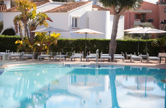 Verano en La Pérgola: días de piscina, descanso y planes cerca del mar