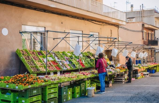 El mercado semanal de Andratx: sabores y artesanía para llevarte un trozo de Mallorca